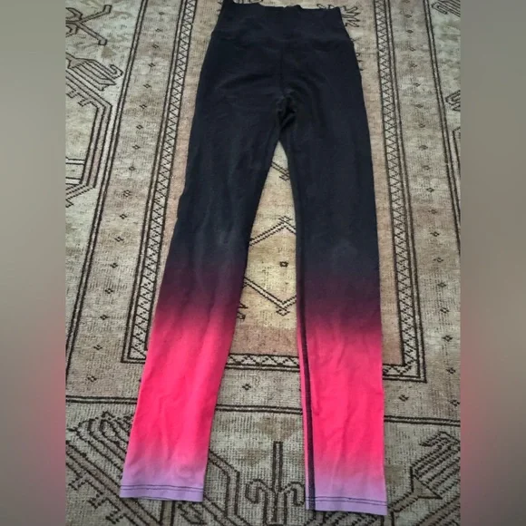 Carbon38 Black Ombré Wrap Tee and Leggings Set - Picture 2 of 8